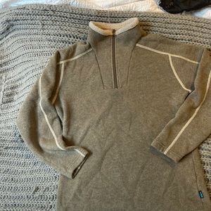 Kuhl 1/4 zip pullover - ideal for skiing and winter fun